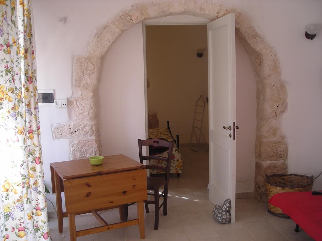 Masseria Ferri Ostuni Kamer foto